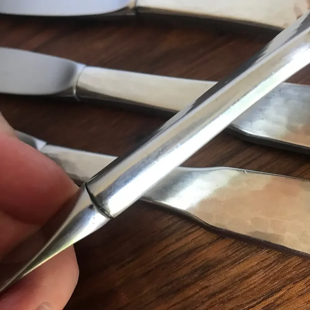 Reed & Barton COLONIAL FORGE Stainless Hammered Satin set of 4 dinner knives